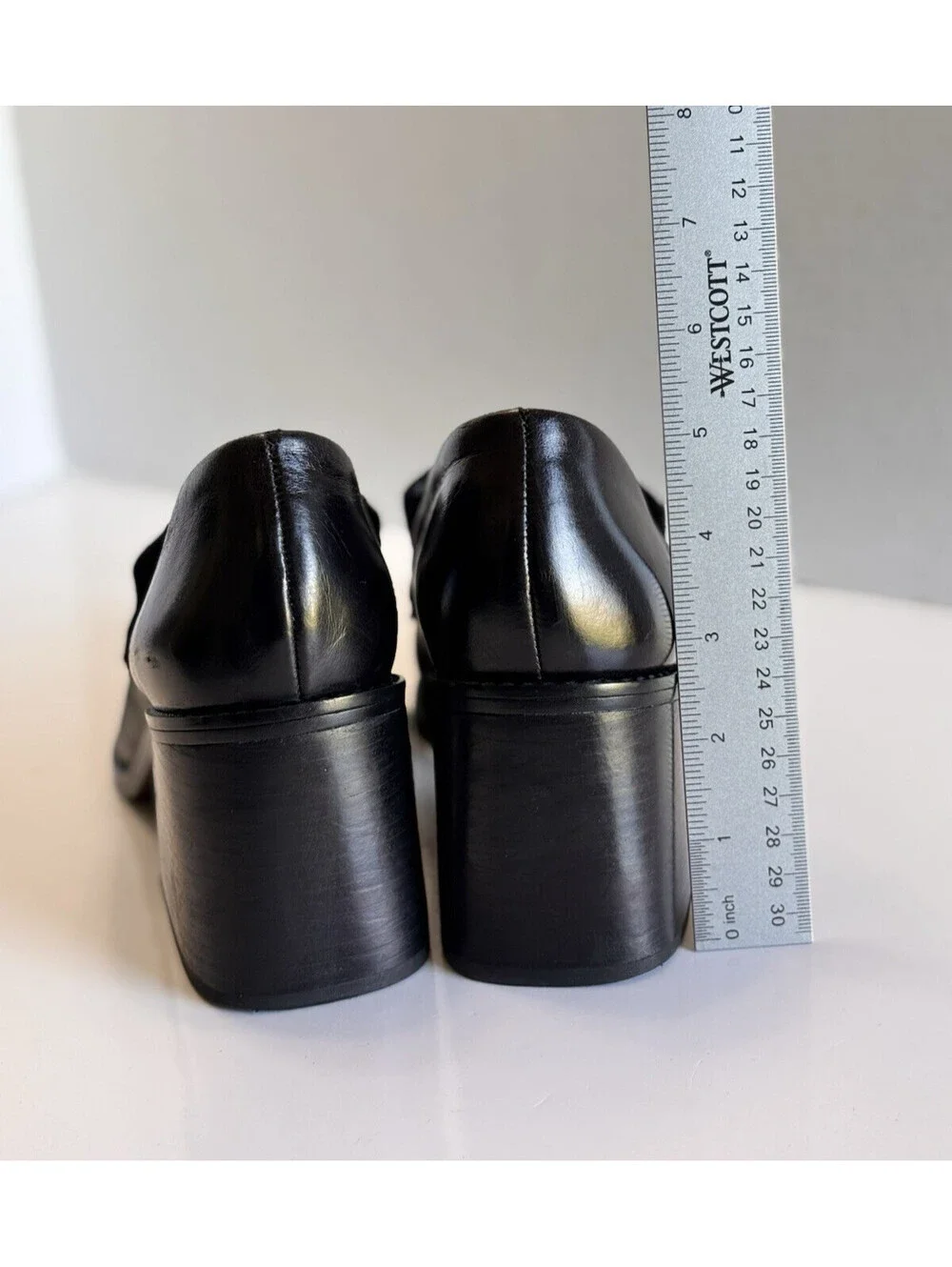 Vince Camuto Segellis Women's Black Leather Loafer Pumps Square Toe Size 8 M